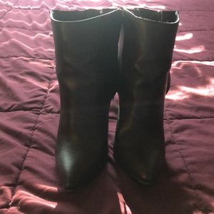Just Fab Size 8.5 booties